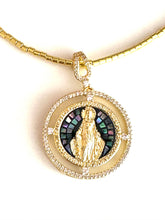 Cargar imagen en el visor de la galería, Cris - Virgen Milagrosa
