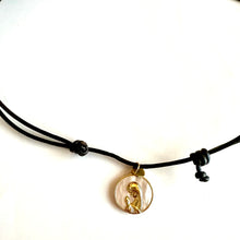 Cargar imagen en el visor de la galería, Amelia - Virgen Niña