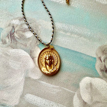 Cargar imagen en el visor de la galería, Gianna - Virgen María