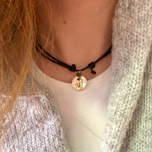 Cargar imagen en el visor de la galería, Amelia - Virgen Niña