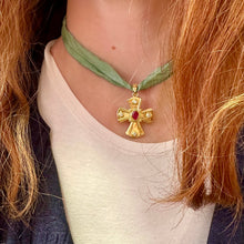 Cargar imagen en el visor de la galería, Daniela - Cruz