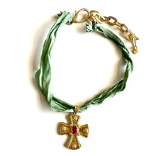 Cargar imagen en el visor de la galería, Daniela - Cruz