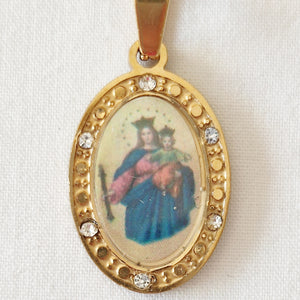 Medalla "Virgen María Auxiliadora" -ovalada - chapada - oro- imagen -virgen -esmaltada - brillantitos - joyería - bisutería - religiosa - cristiana - católica - paloma -  espíritu santo - Ocean Su