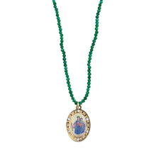 Cargar imagen en el visor de la galería, Colgante - &quot;Maria - Auxiliadora&quot; - piedras - cristales- color- verde - medalla -ovalada - virgen -esmaltada -Joyería - bisutería - religiosa - cristiana - católica. Paloma - espíritu santo- Ocean su