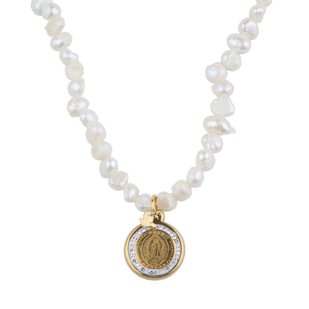 colgante - perlas - medalla -dorada - virgen de Guadalupe - brillantes - Ocean Su - joyas -  religiosas - cristianas - católicas - paloma -espíritu santo